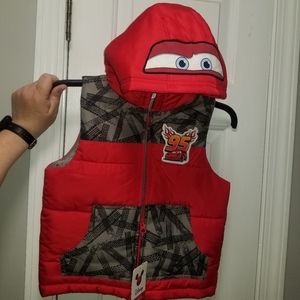 Disney / Pixar Cars Lightning McQueen puffer vest by Jumping Beans. Size 4T